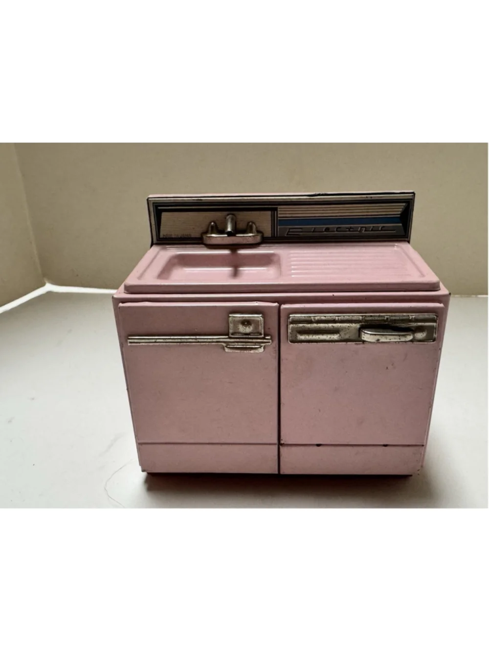 Vintage 1950s Japan Tin Litho Electric Dollhouse Pink Sink & Dishwasher Or Oven